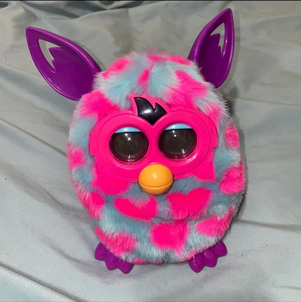 Furby - Picture 1 of 4